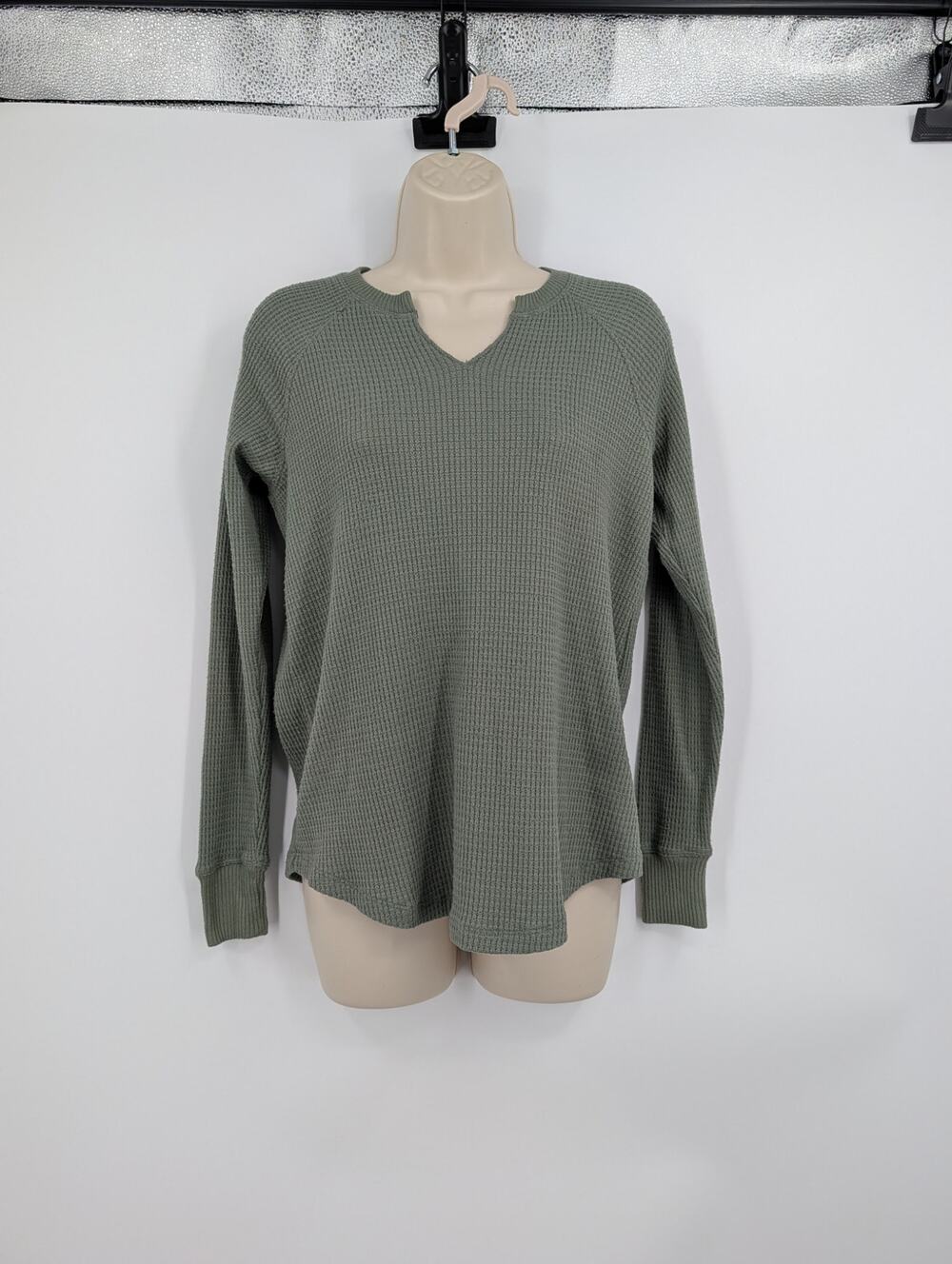 American Eagle Thermal Long Sleeve Waffle XS Olive Green Bella Thorne Comfort